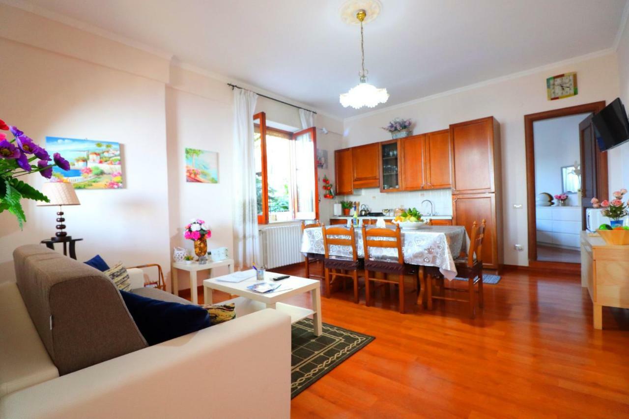 La Rosa Del Sud - De Vivo Realty Sorrento Apartman Kültér fotó